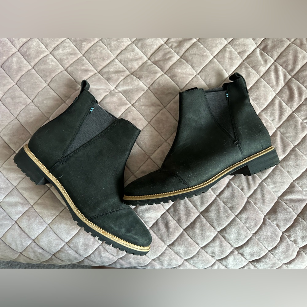TOMS - Black Chelsea Boots